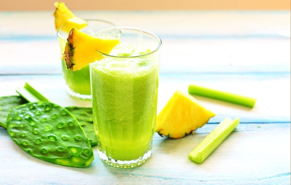 como se prepara un licuado de piña con nopal